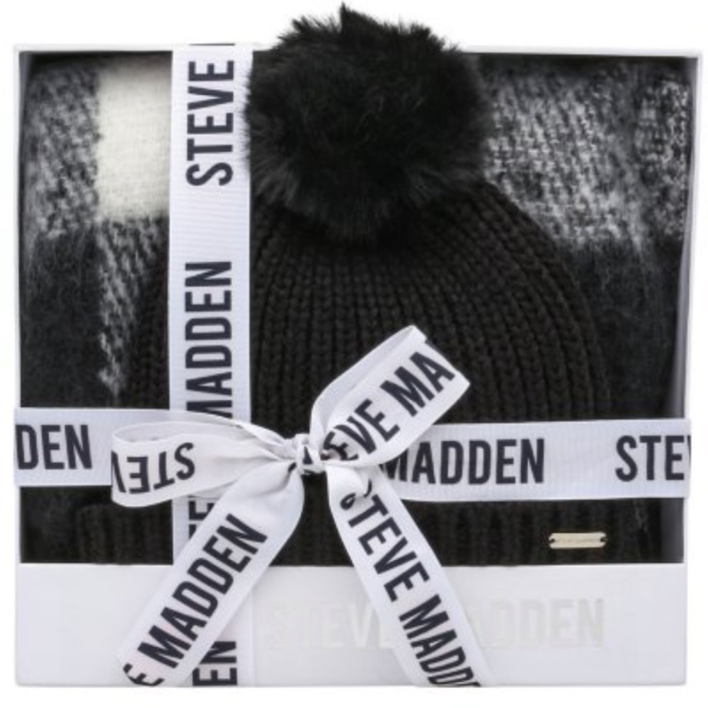 NWT Black & White Steve Madden Ladies Black Pom Pom Hat & Plaid Tassel Scarf Set